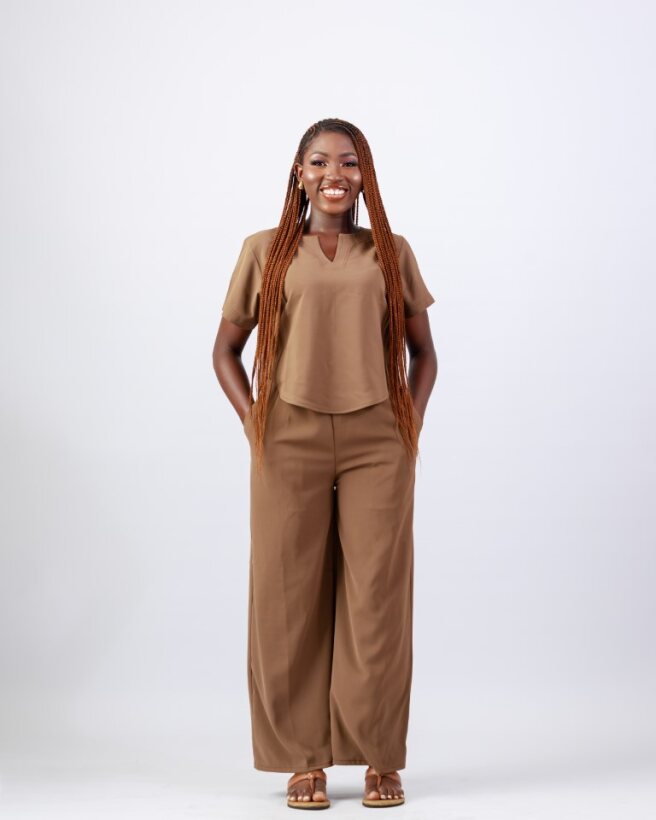 Grounded in earthy tones, this co-ord set embodies balance and strength 1